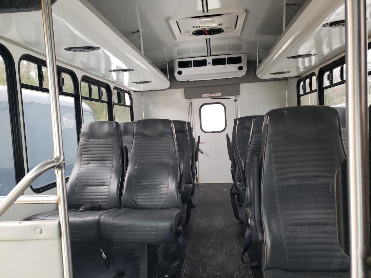 2015 Ford Econoline - Image 10