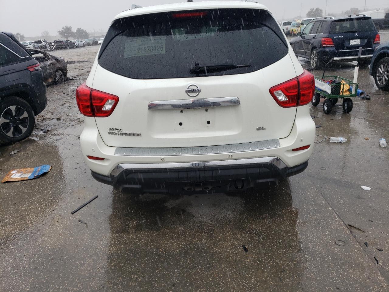 2017 Nissan Pathfinder - Image 6