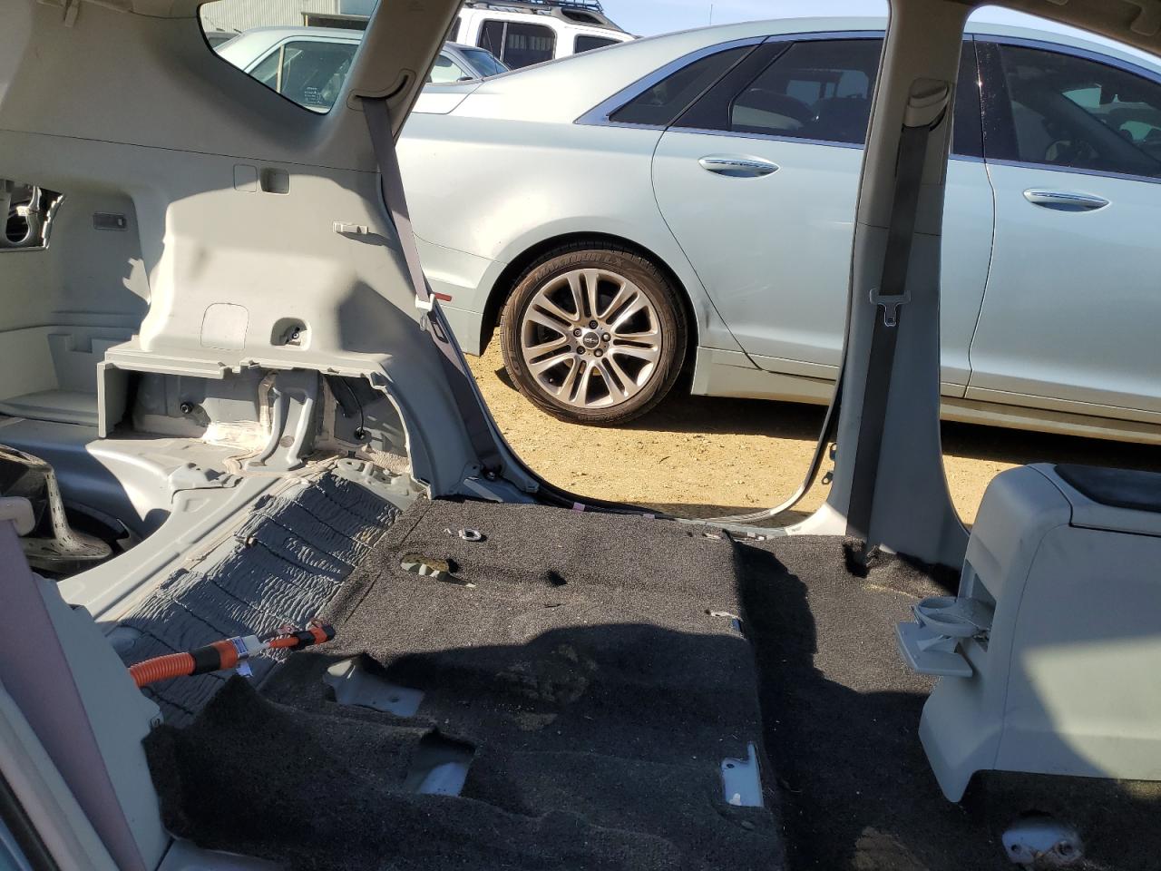 2013 Toyota Prius - Image 10