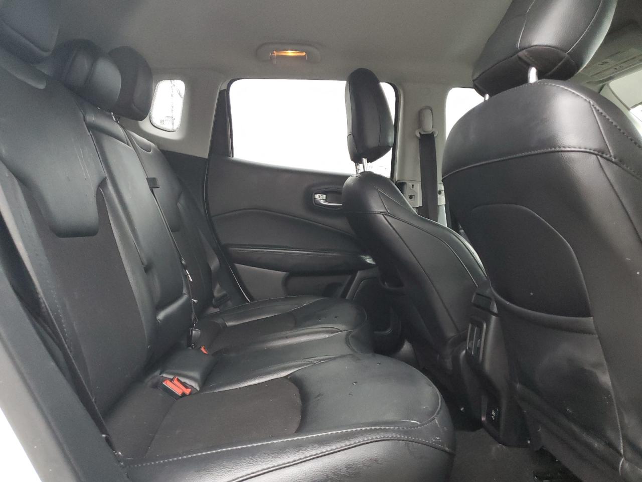 2020 Jeep Compass - Image 11