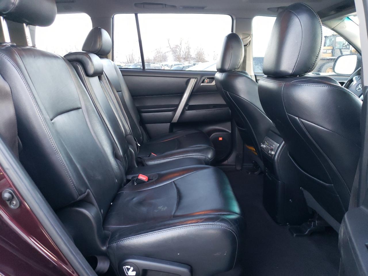 2011 Toyota Highlander - Image 11