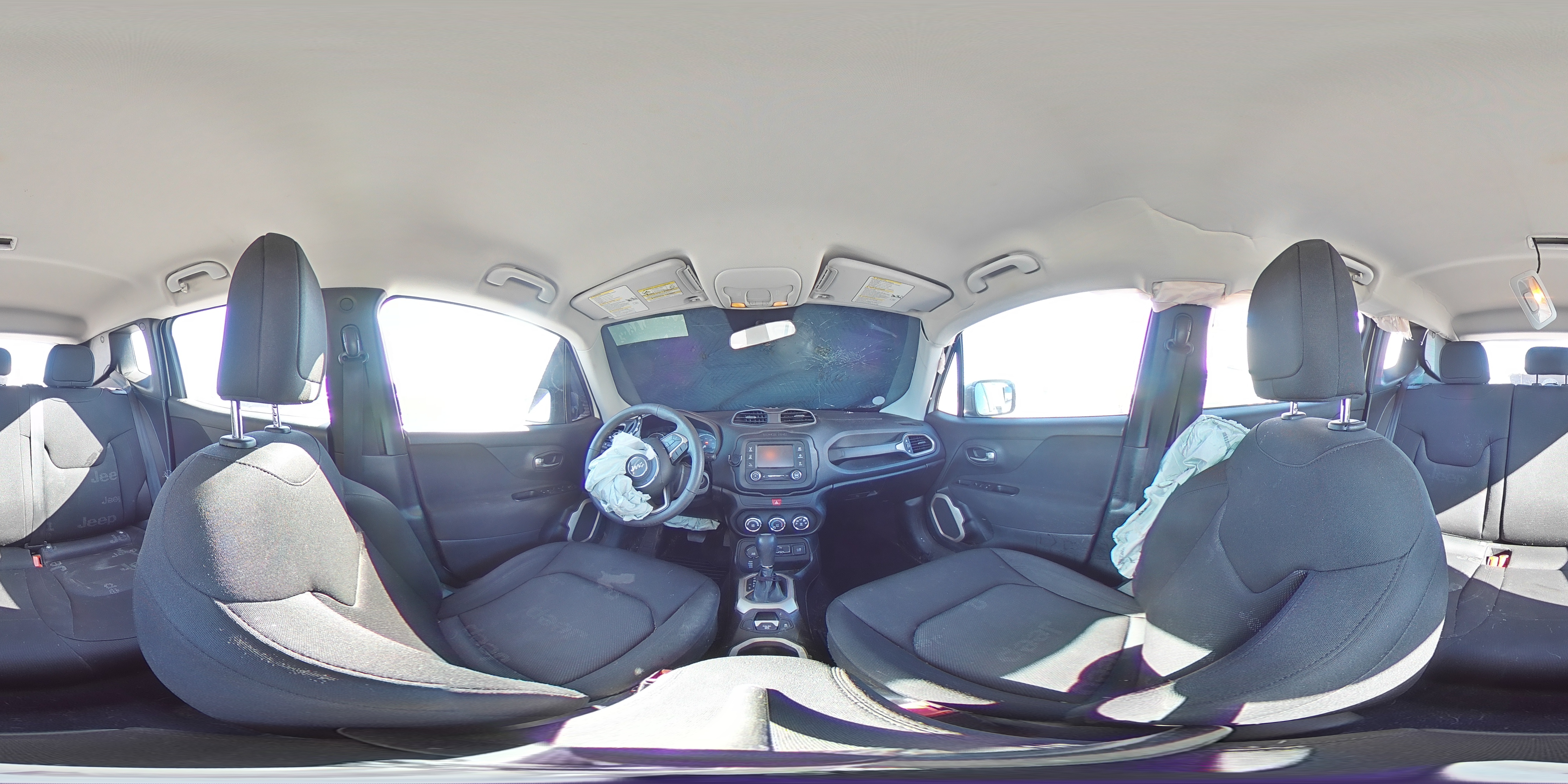 2017 Jeep Renegade - Image 13