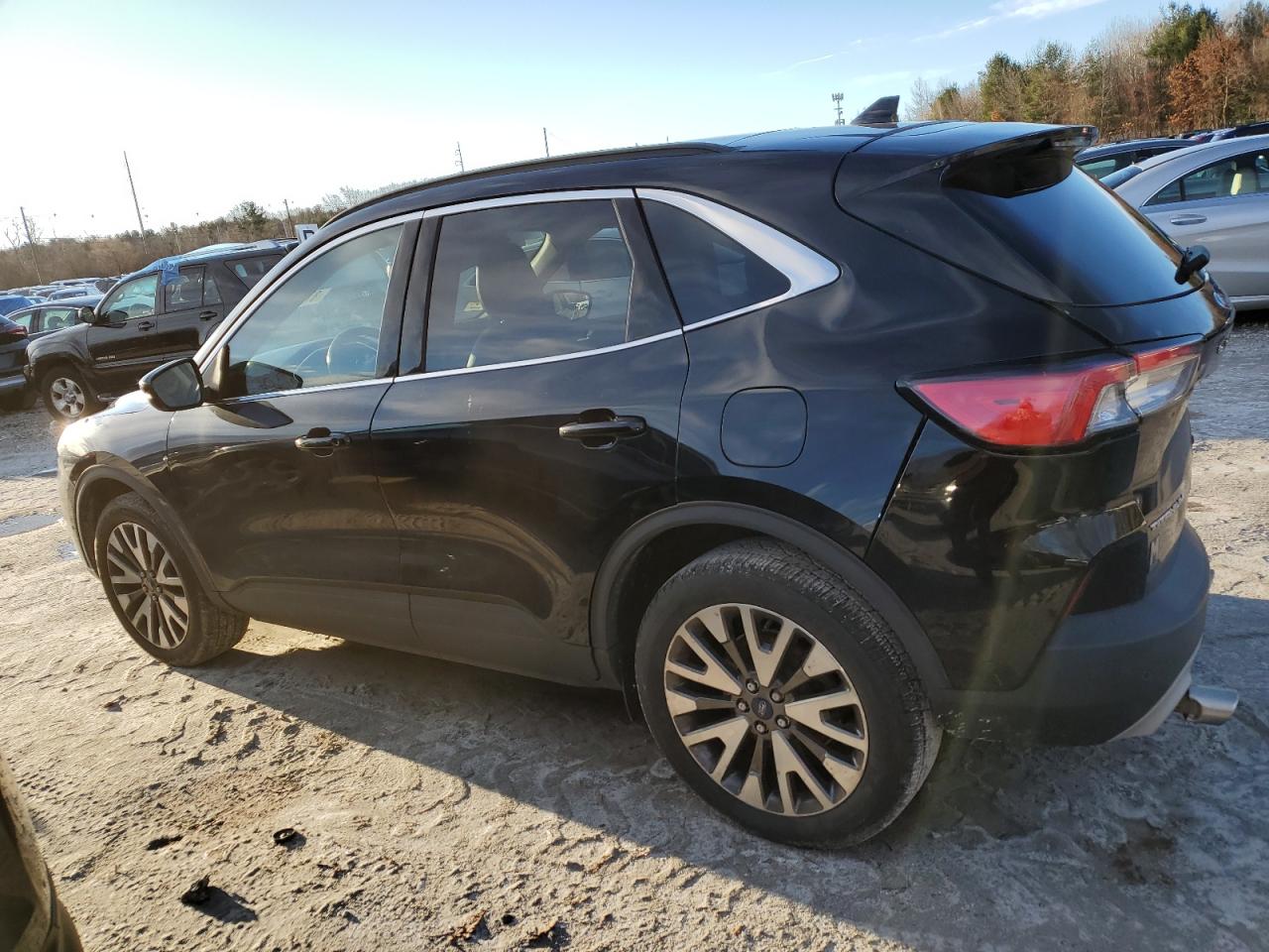 2020 Ford Escape - Image 2