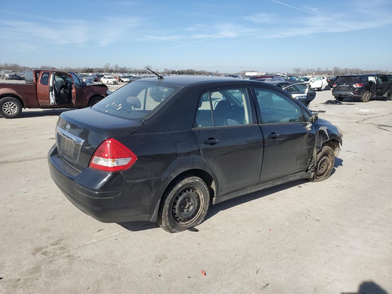 2009 Nissan Versa - Image 3