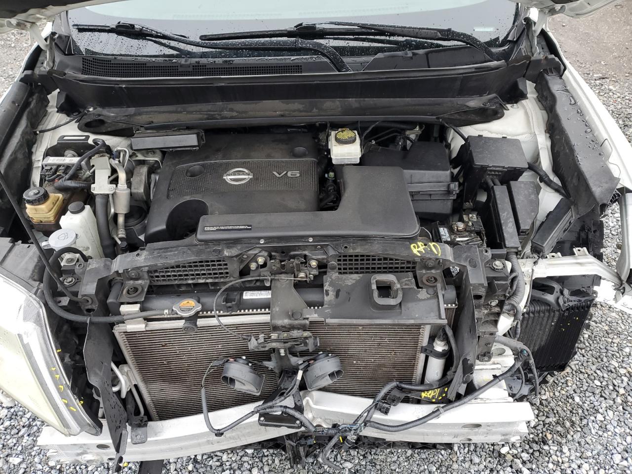 2015 Nissan Pathfinder - Image 12