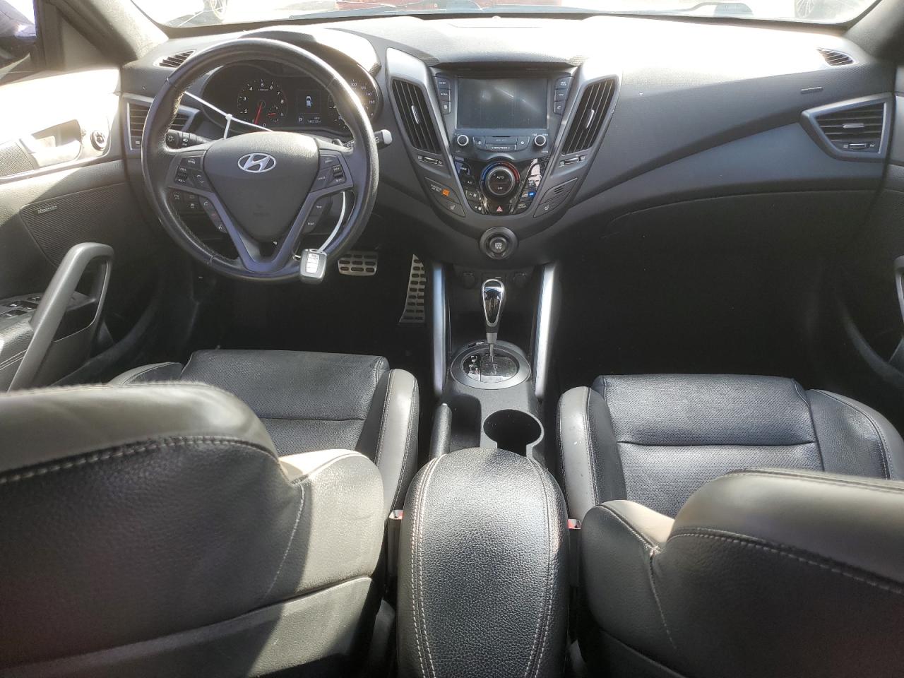 2016 Hyundai Veloster - Image 8