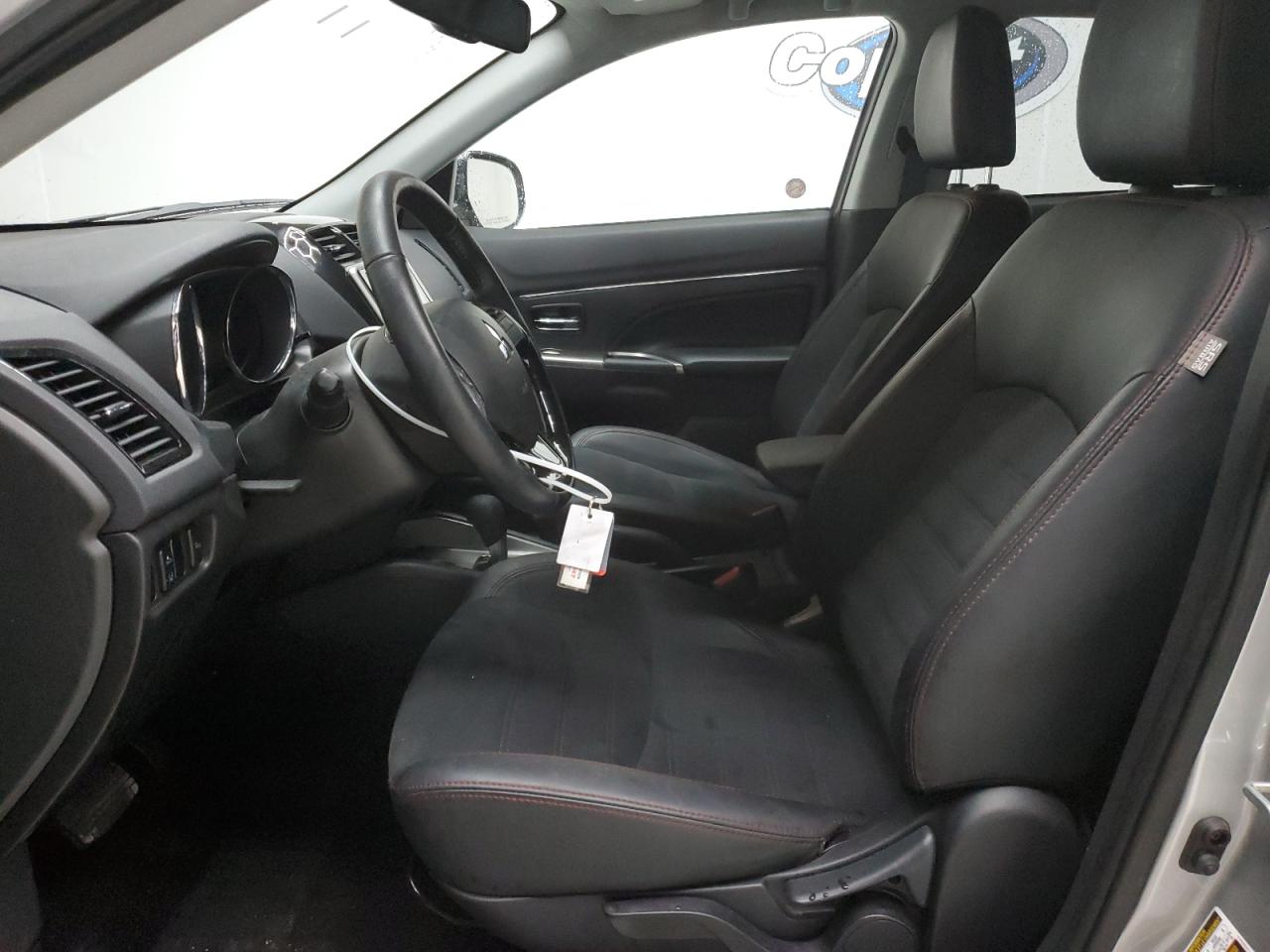2024 Mitsubishi Outlander - Image 7