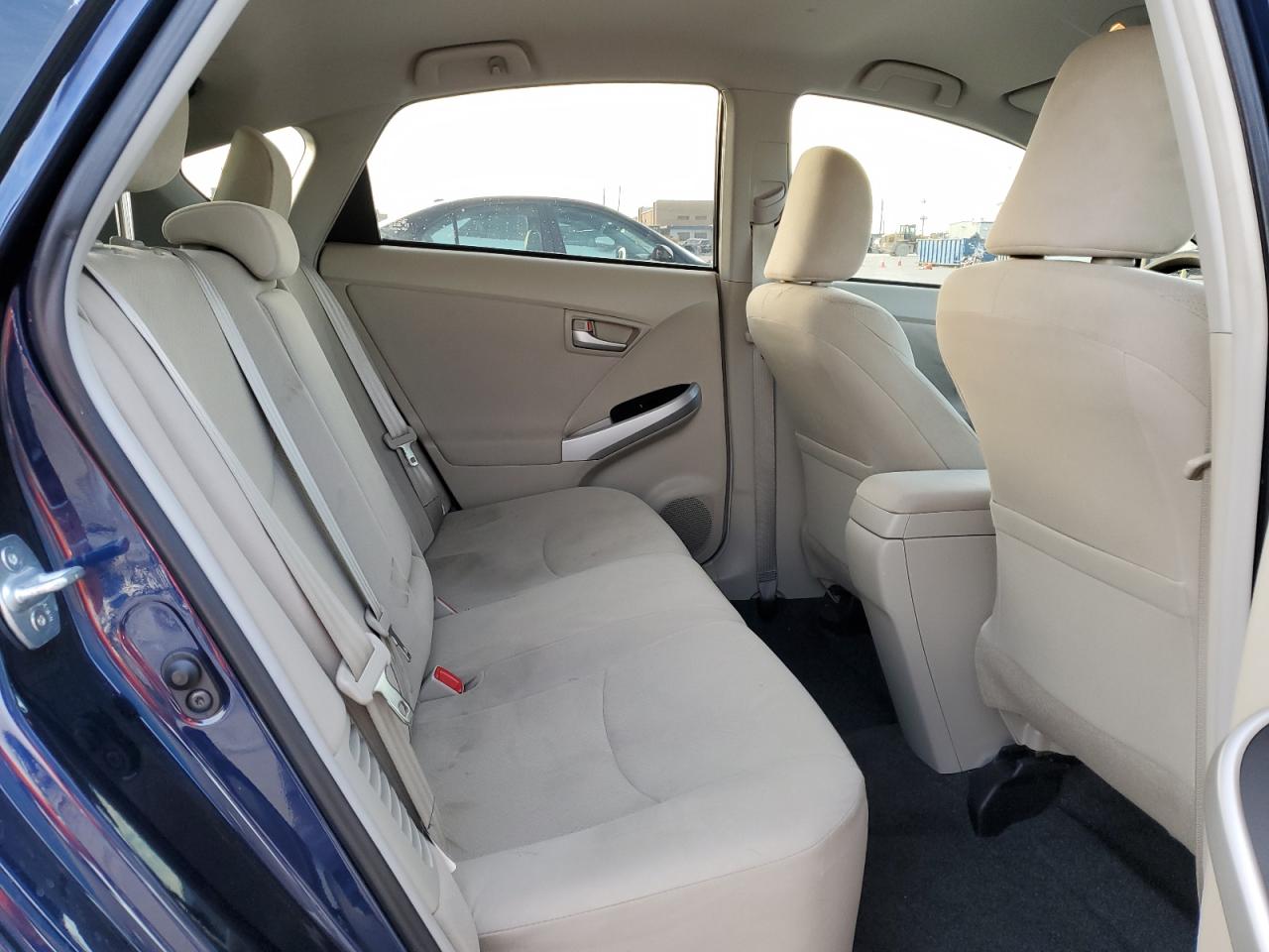 2014 Toyota Prius - Image 11