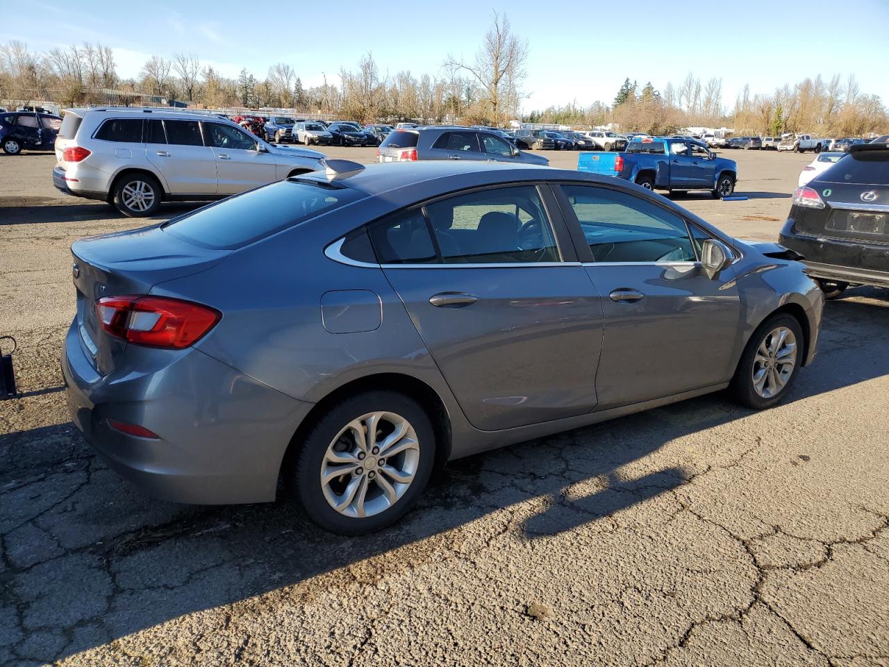 2019 Chevrolet Cruze - Image 3