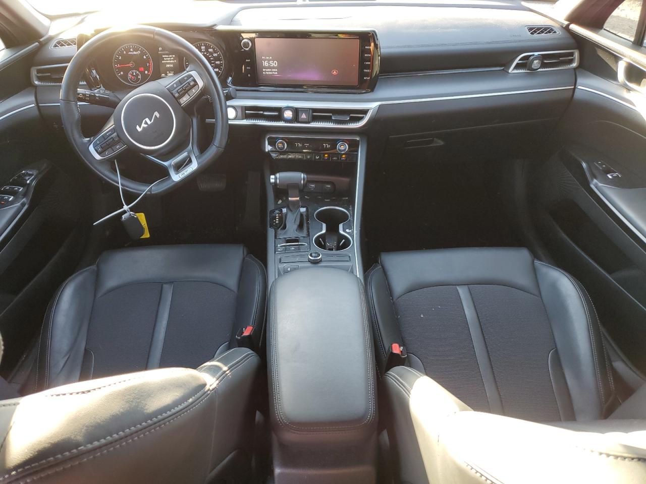 2023 Kia K5 - Image 8
