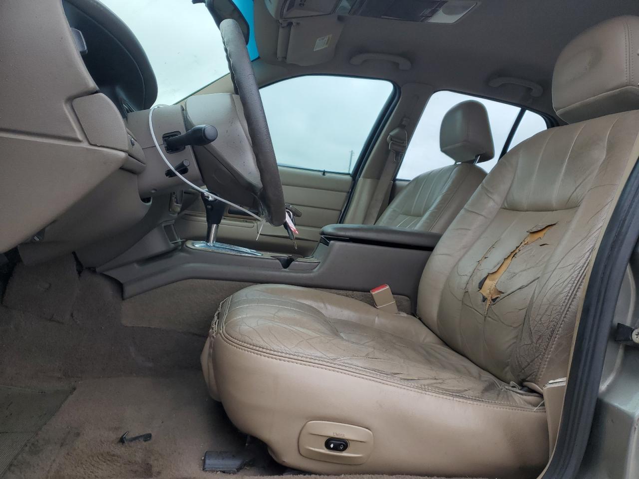 2003 Ford Crown Victoria - Image 7