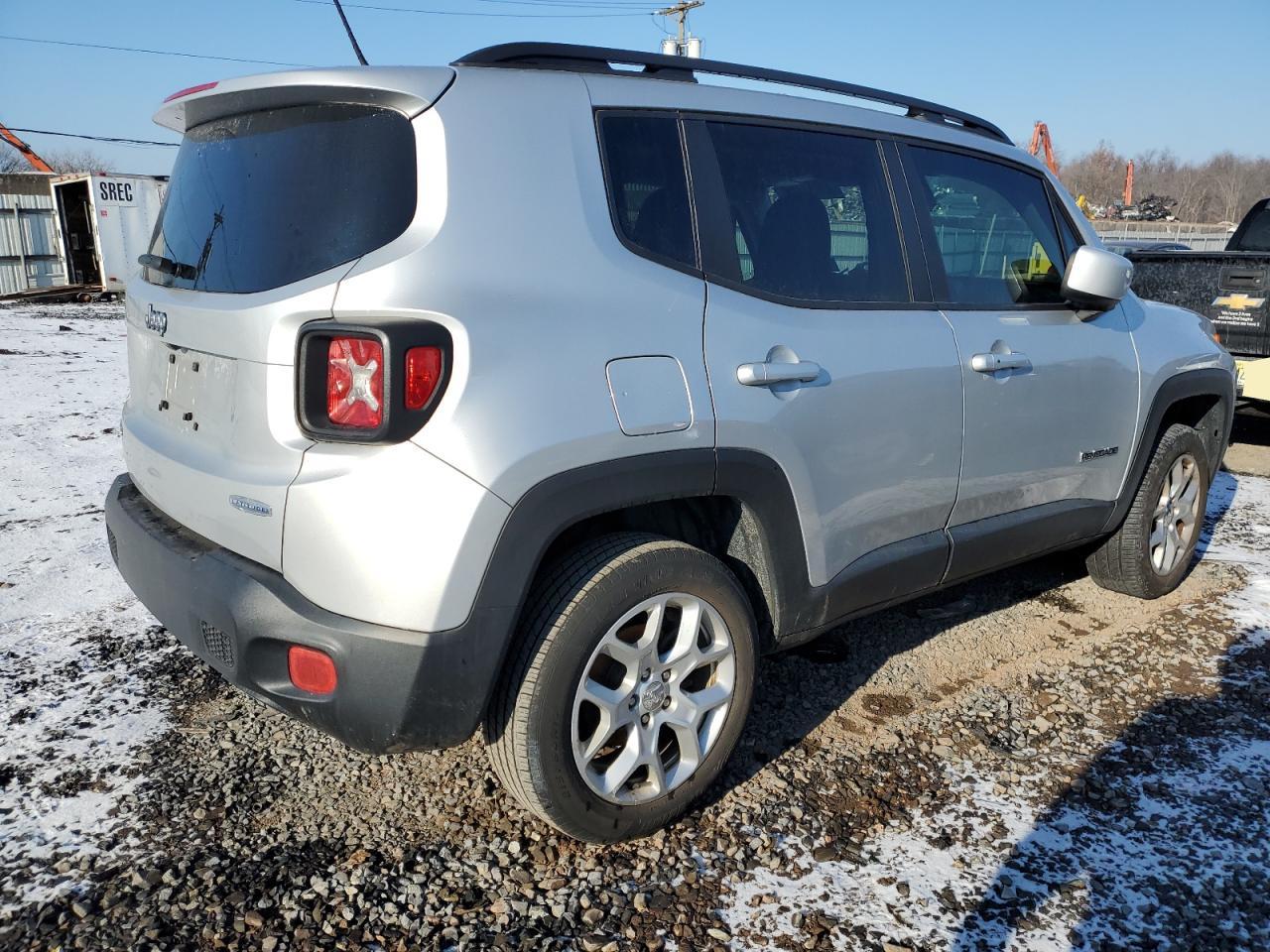 2016 Jeep Renegade - Image 3