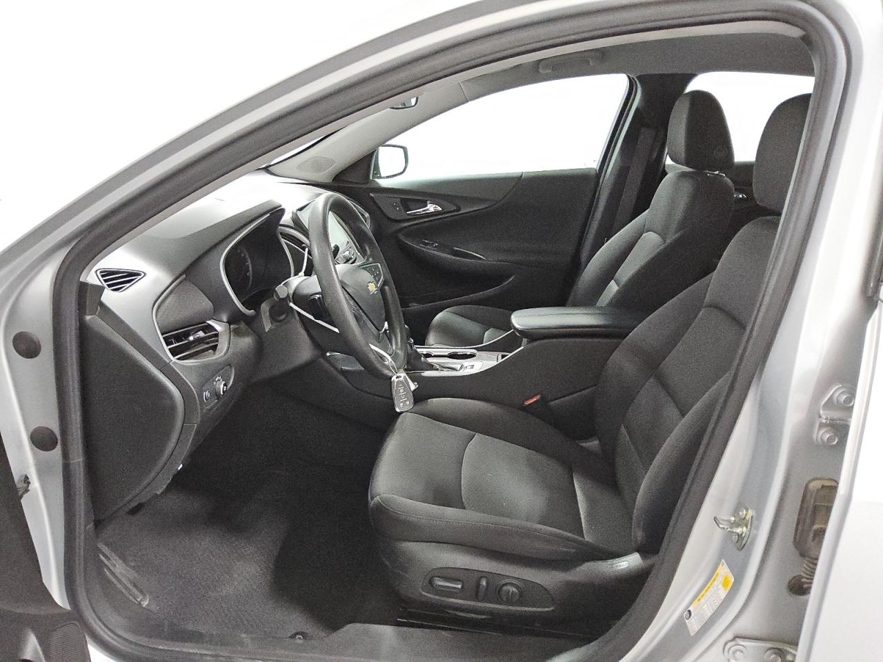 2022 Chevrolet Malibu - Image 7