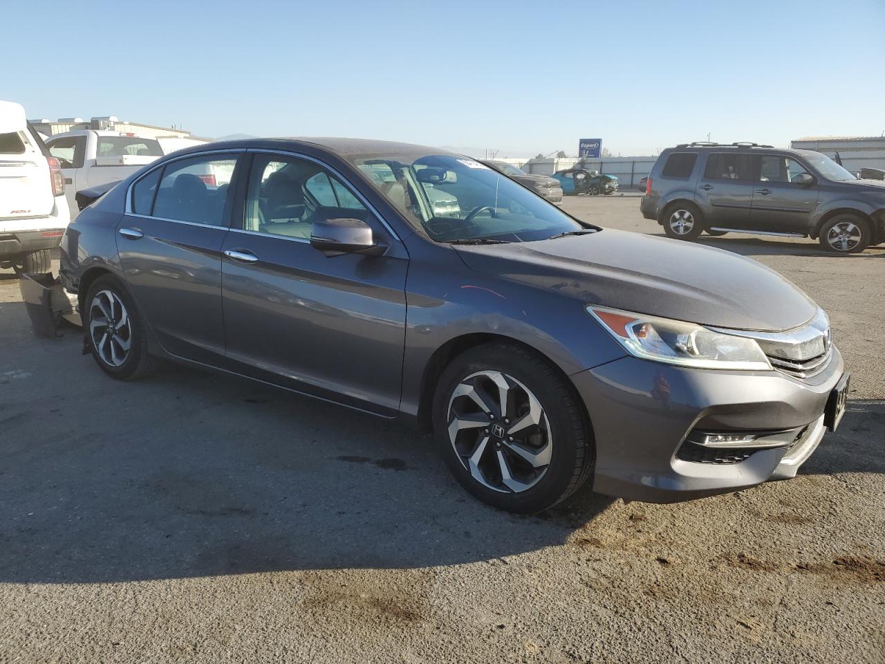 VIN 1HGCR2F88HA043908 2017 HONDA ACCORD no.4