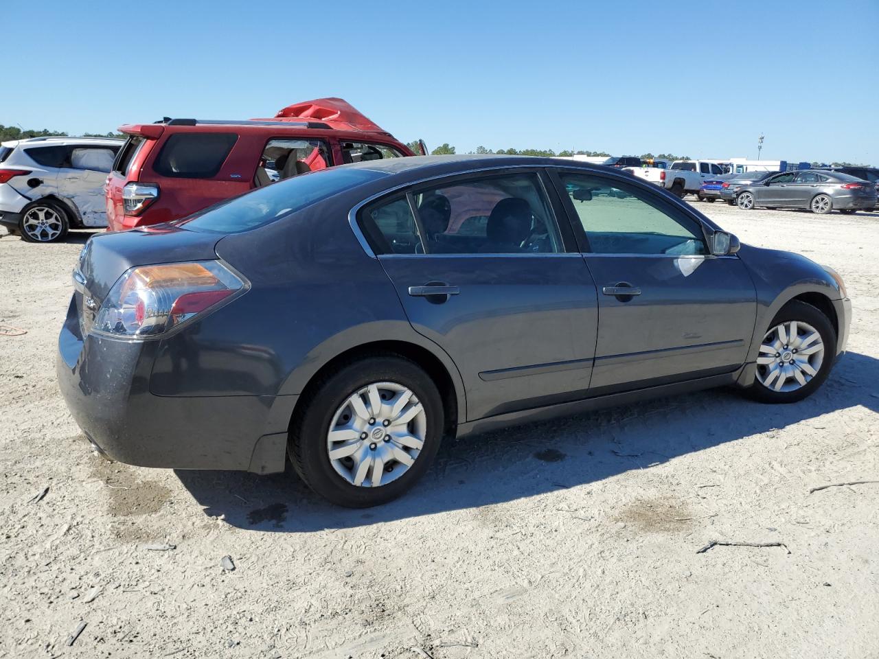 2010 Nissan Altima - Image 3