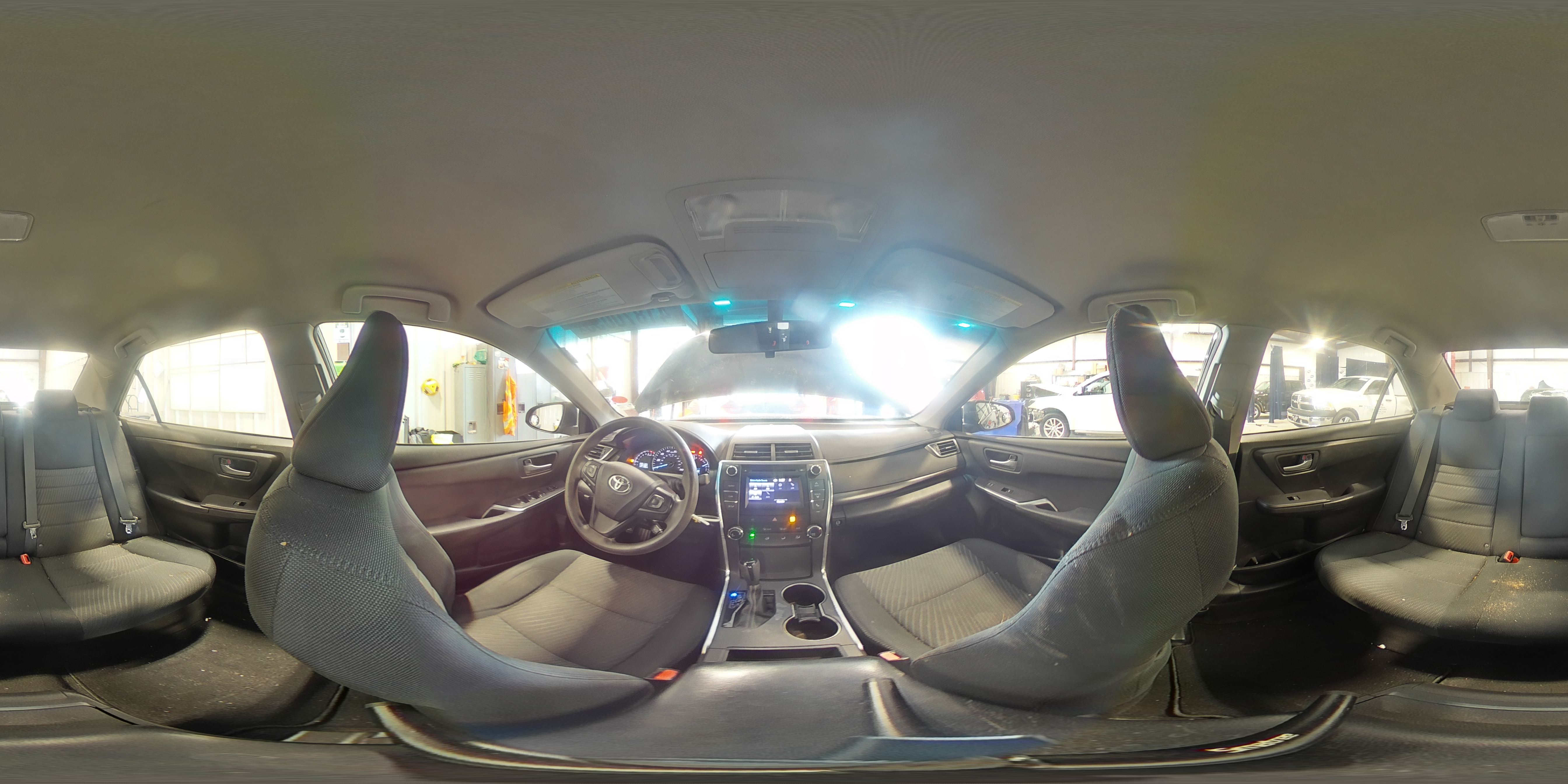 2015 Toyota Camry - Image 13