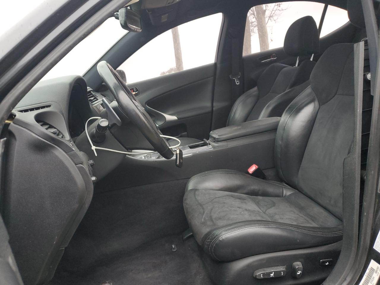 2011 Lexus IS - Image 6