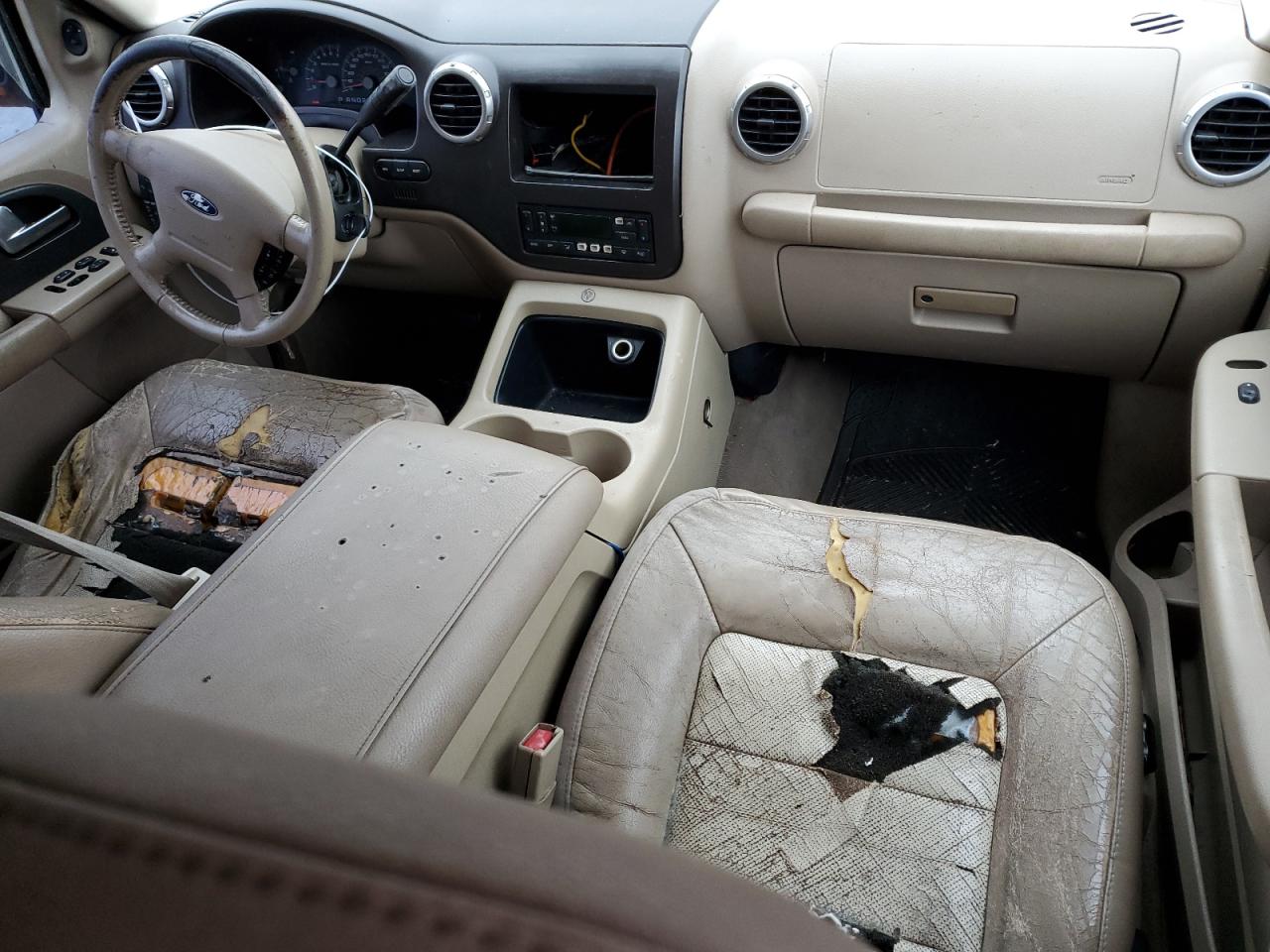 2003 Ford Expedition - Image 8