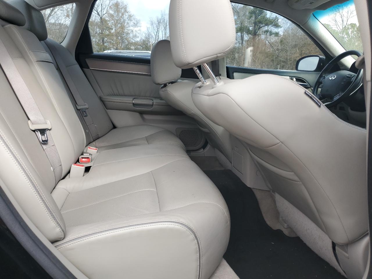 2009 Infiniti M - Image 10