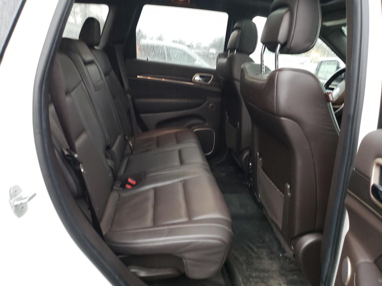 2014 Jeep Grand Cherokee - Image 11