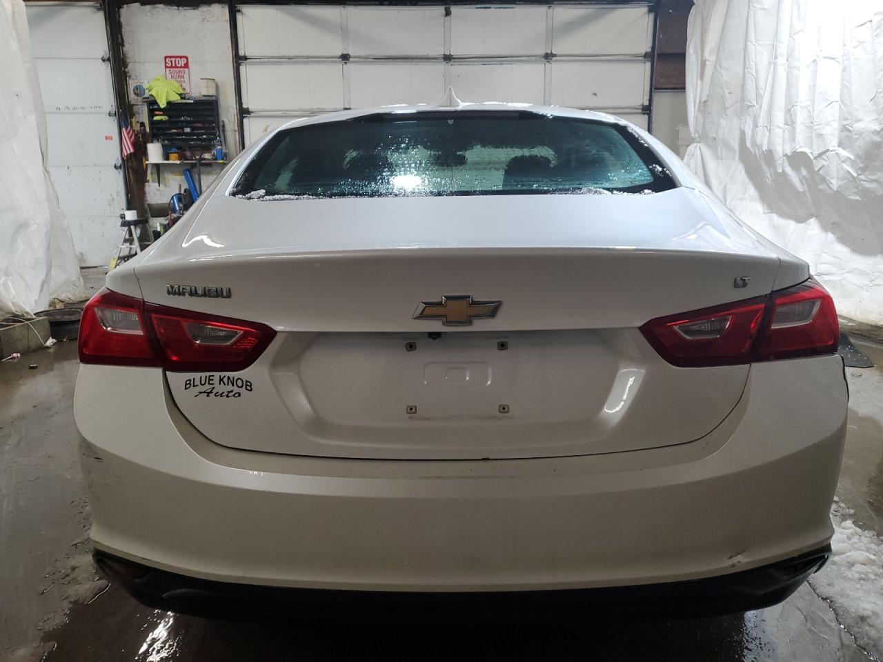 2017 Chevrolet Malibu - Image 6