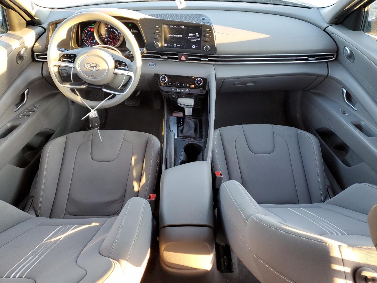 2023 Hyundai Elantra - Image 8