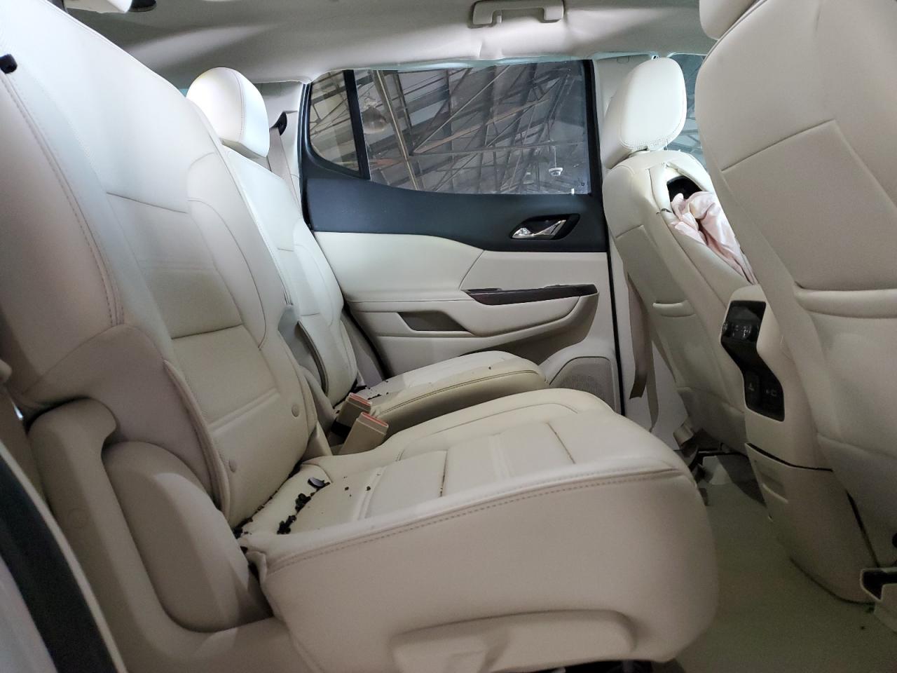 2021 GMC Acadia - Image 12
