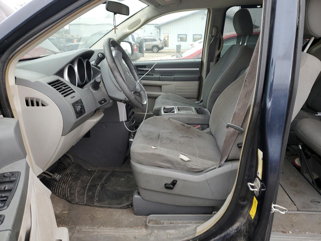 2008 Dodge Caravan - Image 7