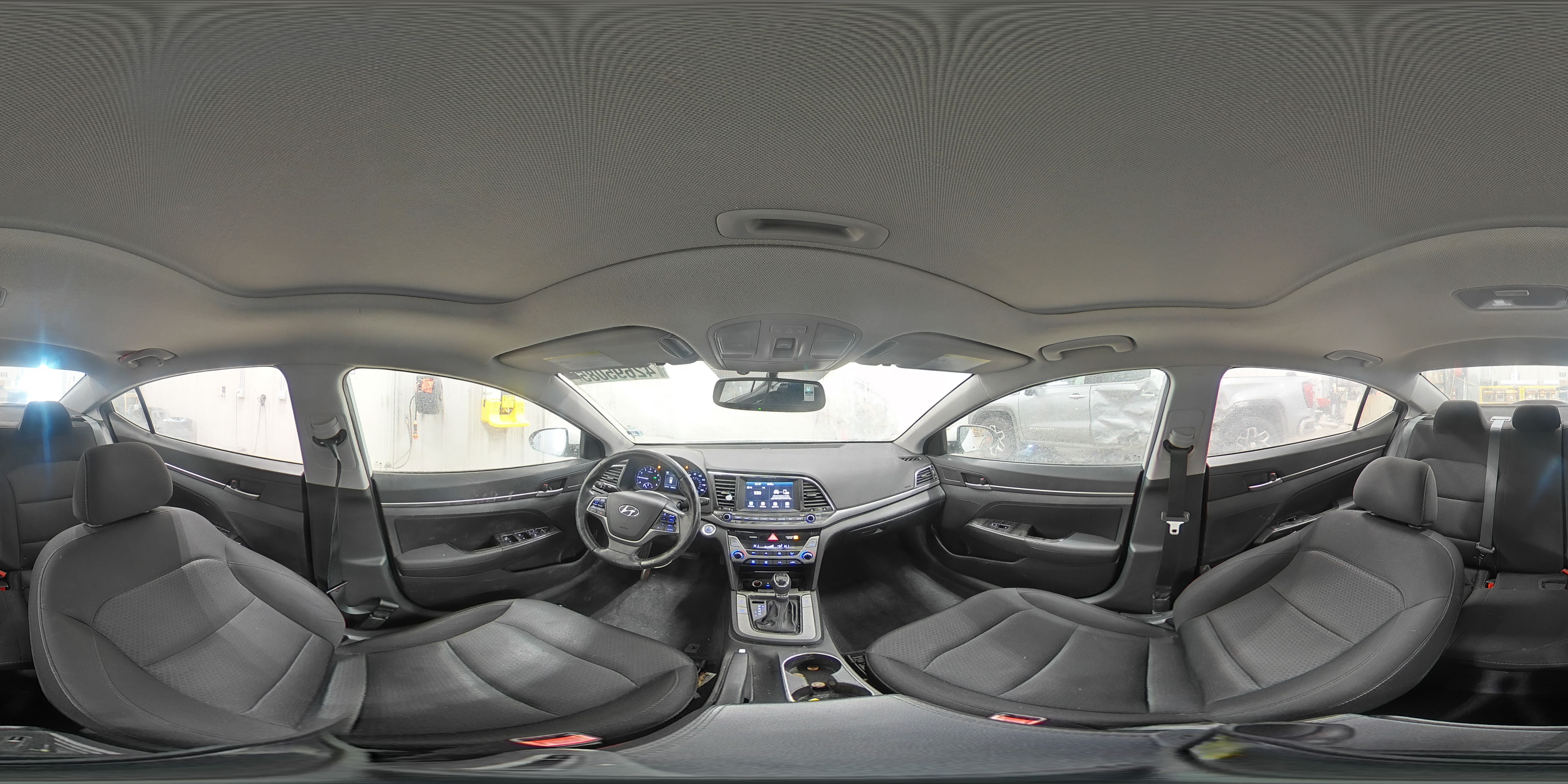 2017 Hyundai Elantra - Image 13