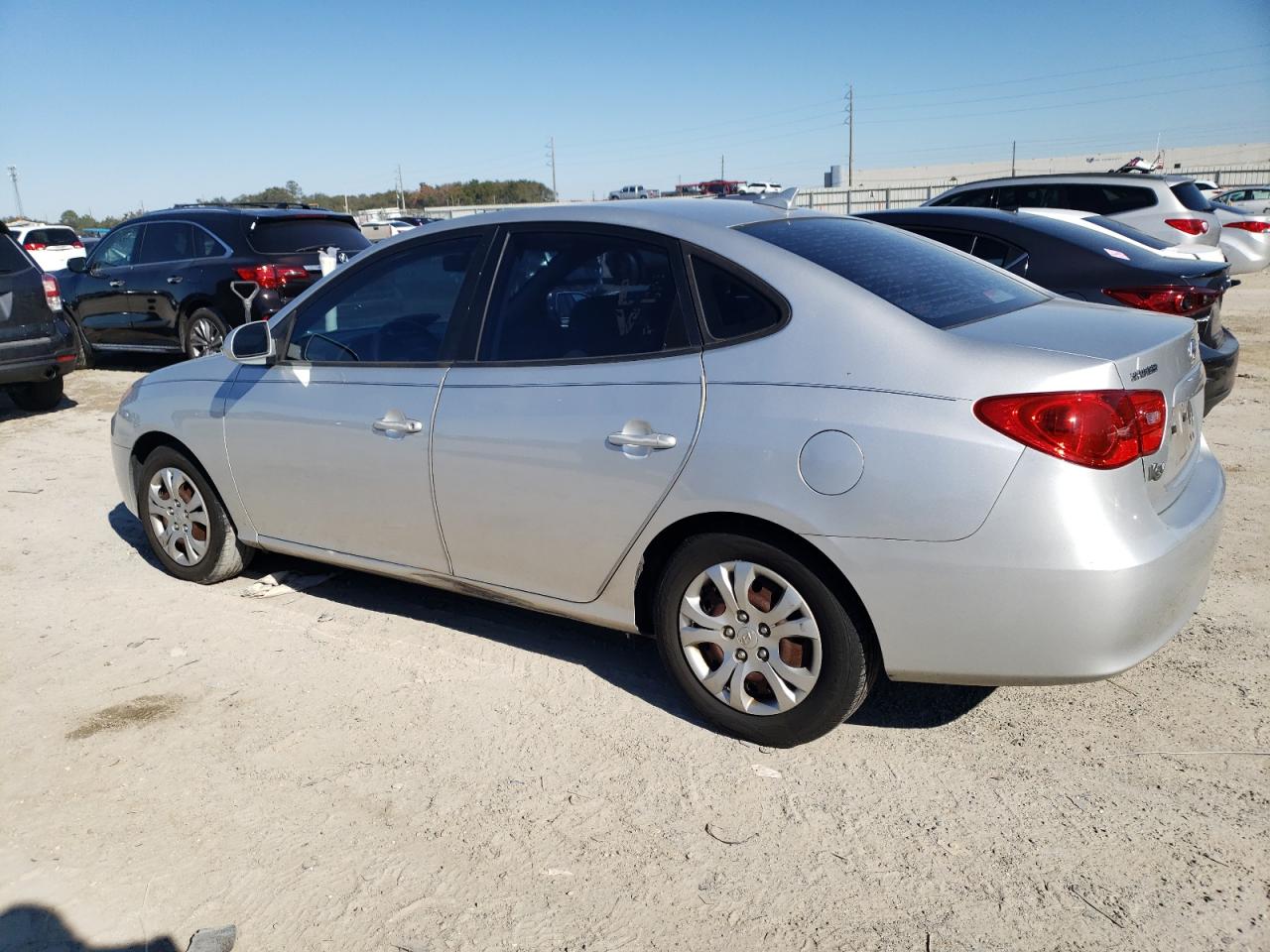 2009 Hyundai Elantra - Image 2