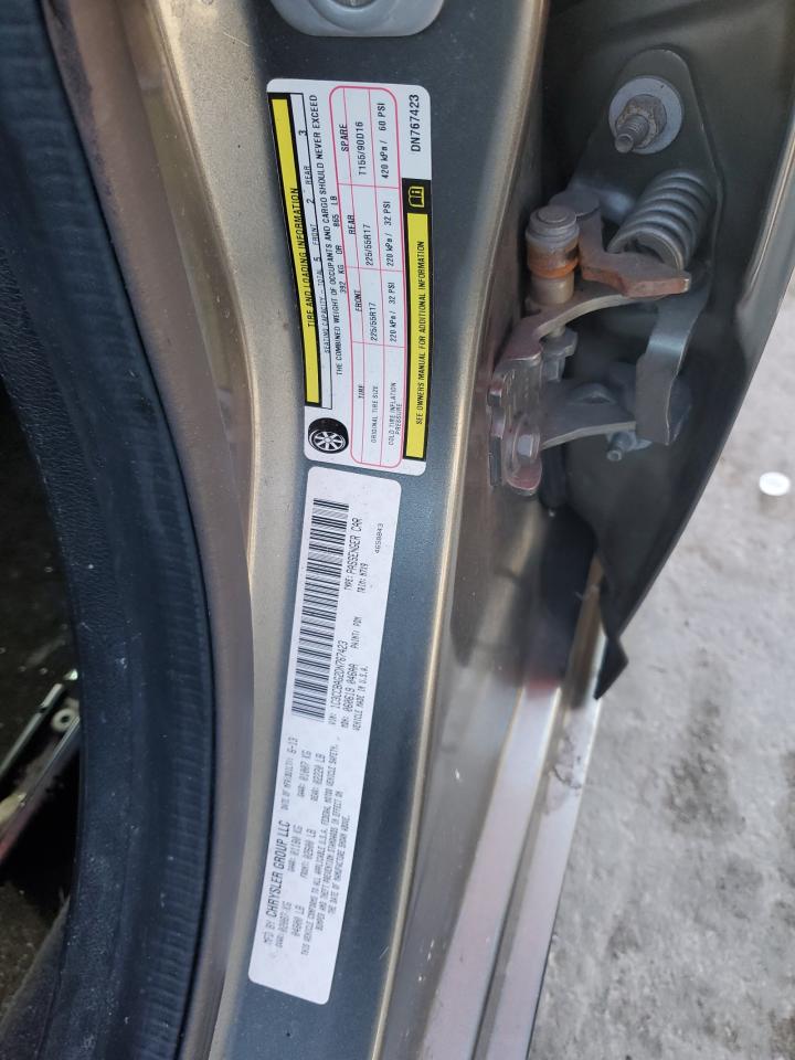 2013 Chrysler 200 - Image 13