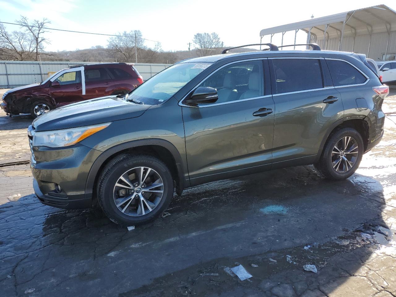2016 Toyota Highlander - Image 1
