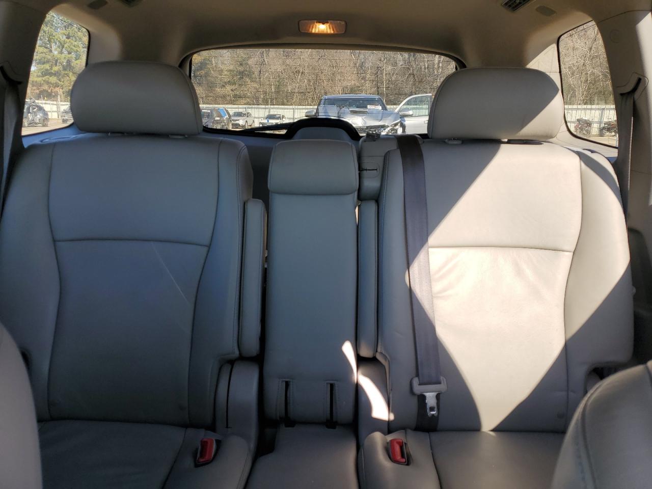 2012 Toyota Highlander - Image 10