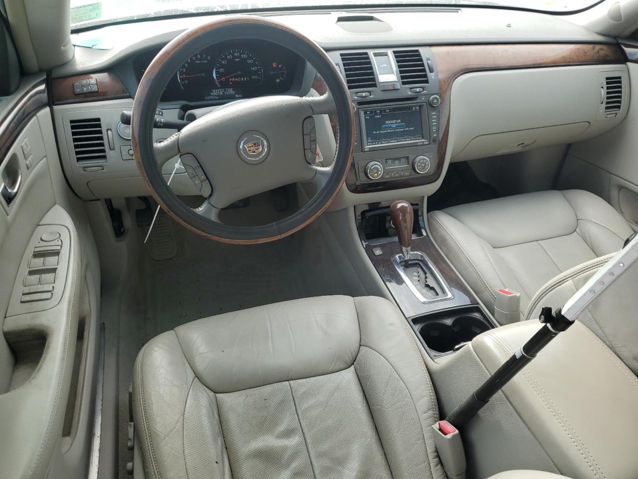 2010 Cadillac DTS - Image 8