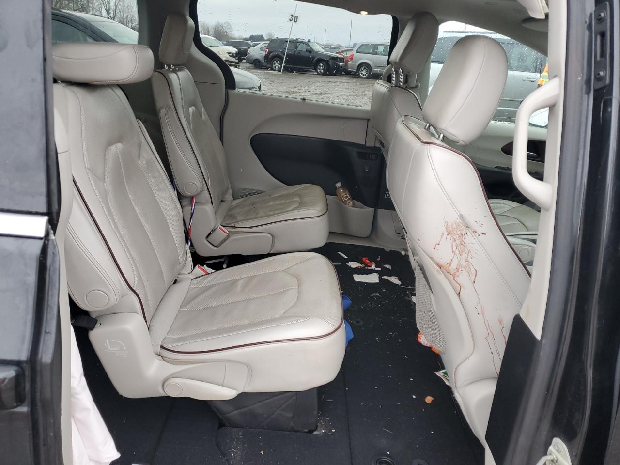 2020 Chrysler Pacifica - Image 11