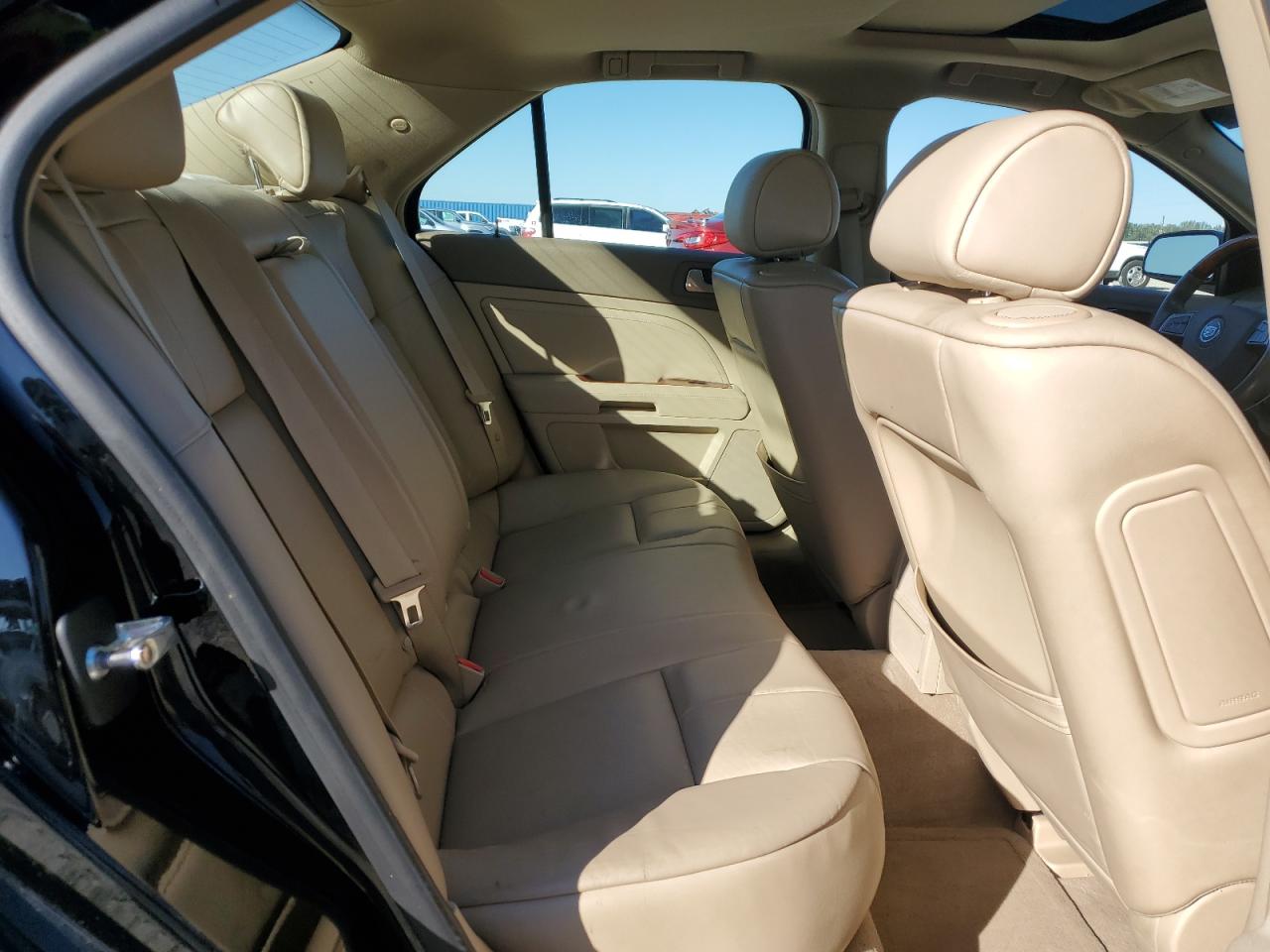 2009 Cadillac STS - Image 10