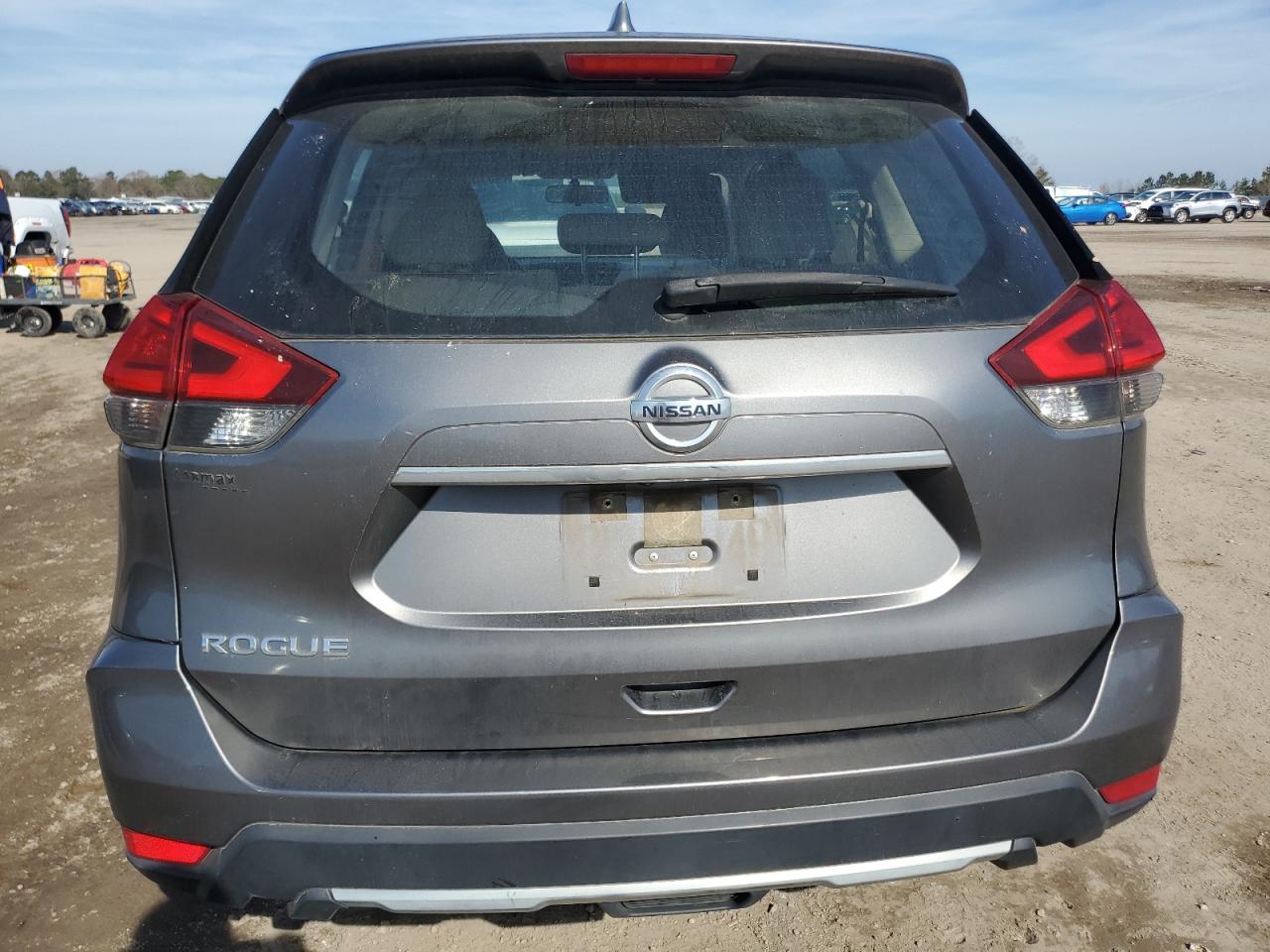 2017 Nissan Rogue - Image 6