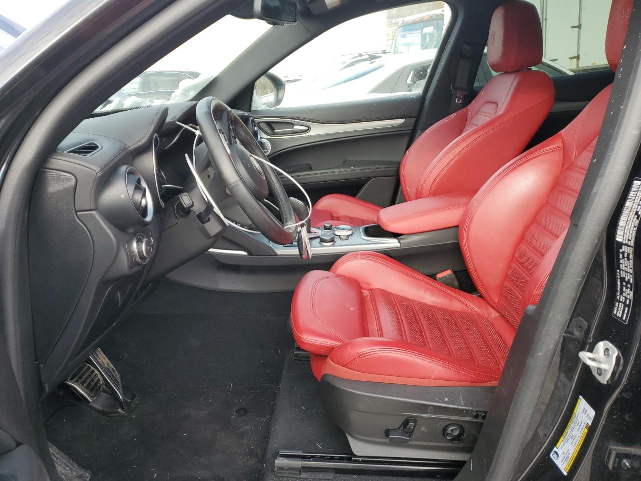 2022 Alfa Romeo Stelvio - Image 7