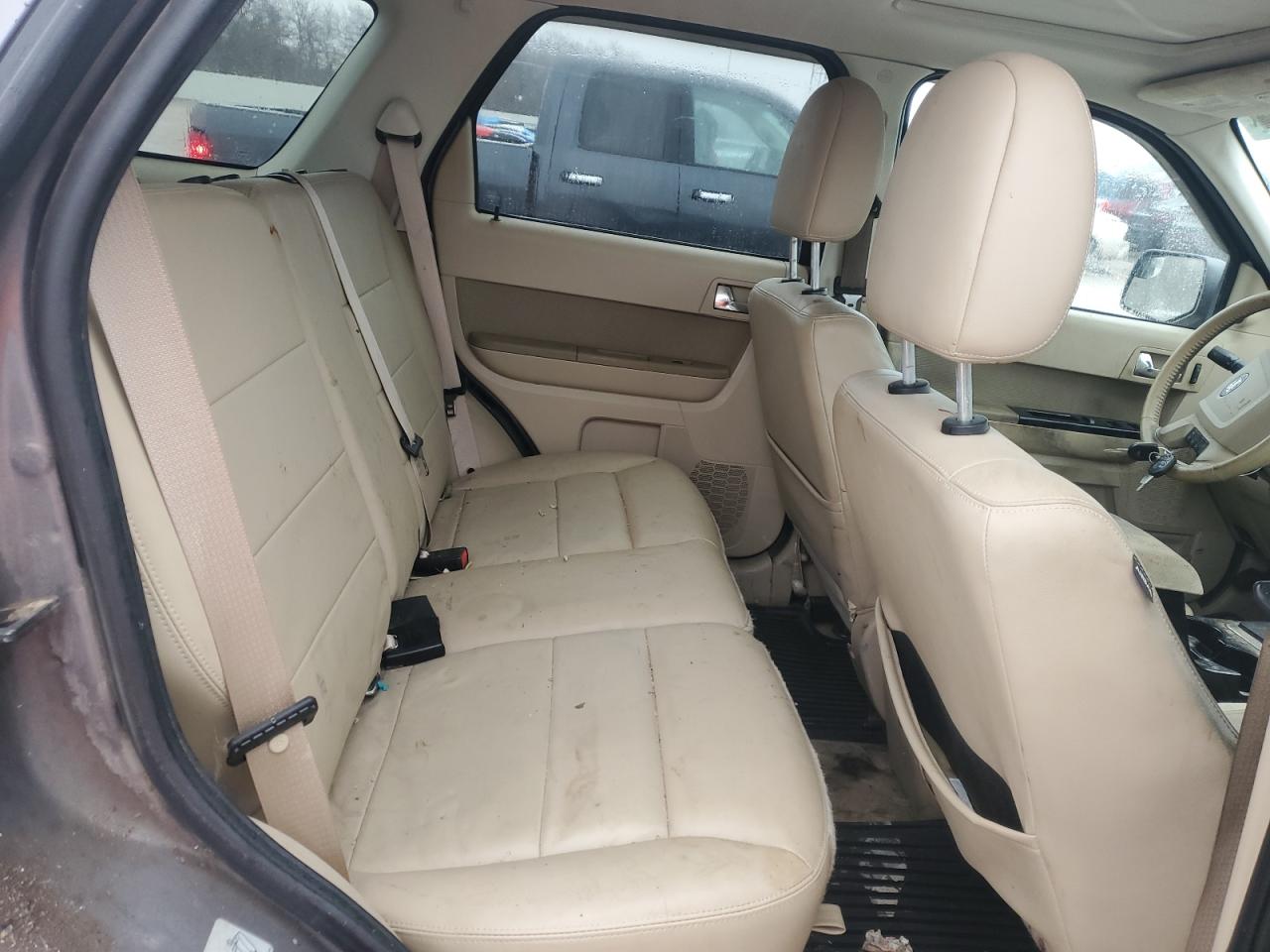 2011 Ford Escape - Image 11
