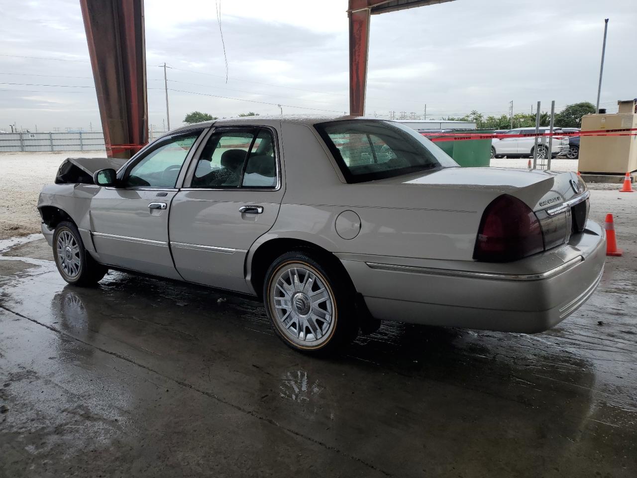 2008 Mercury Grand Marquis - Image 2