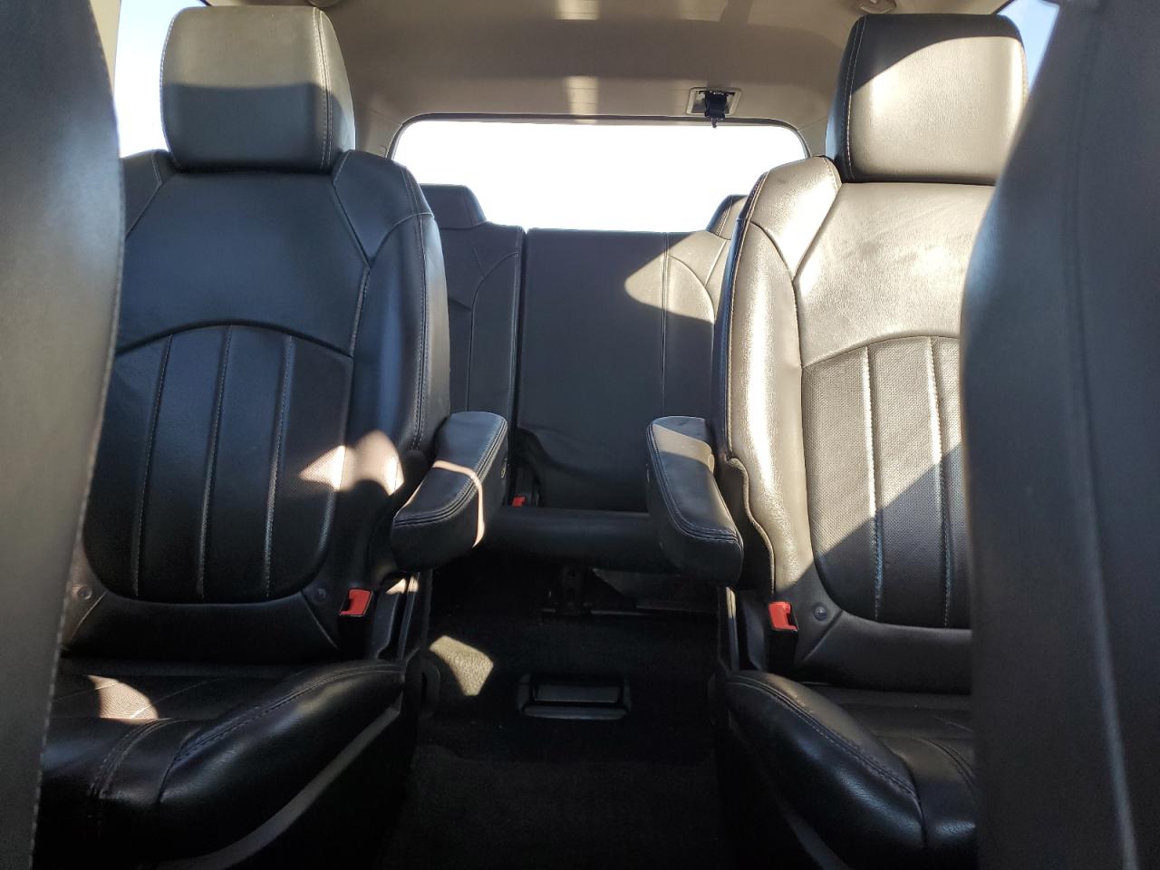 2015 GMC Acadia - Image 10