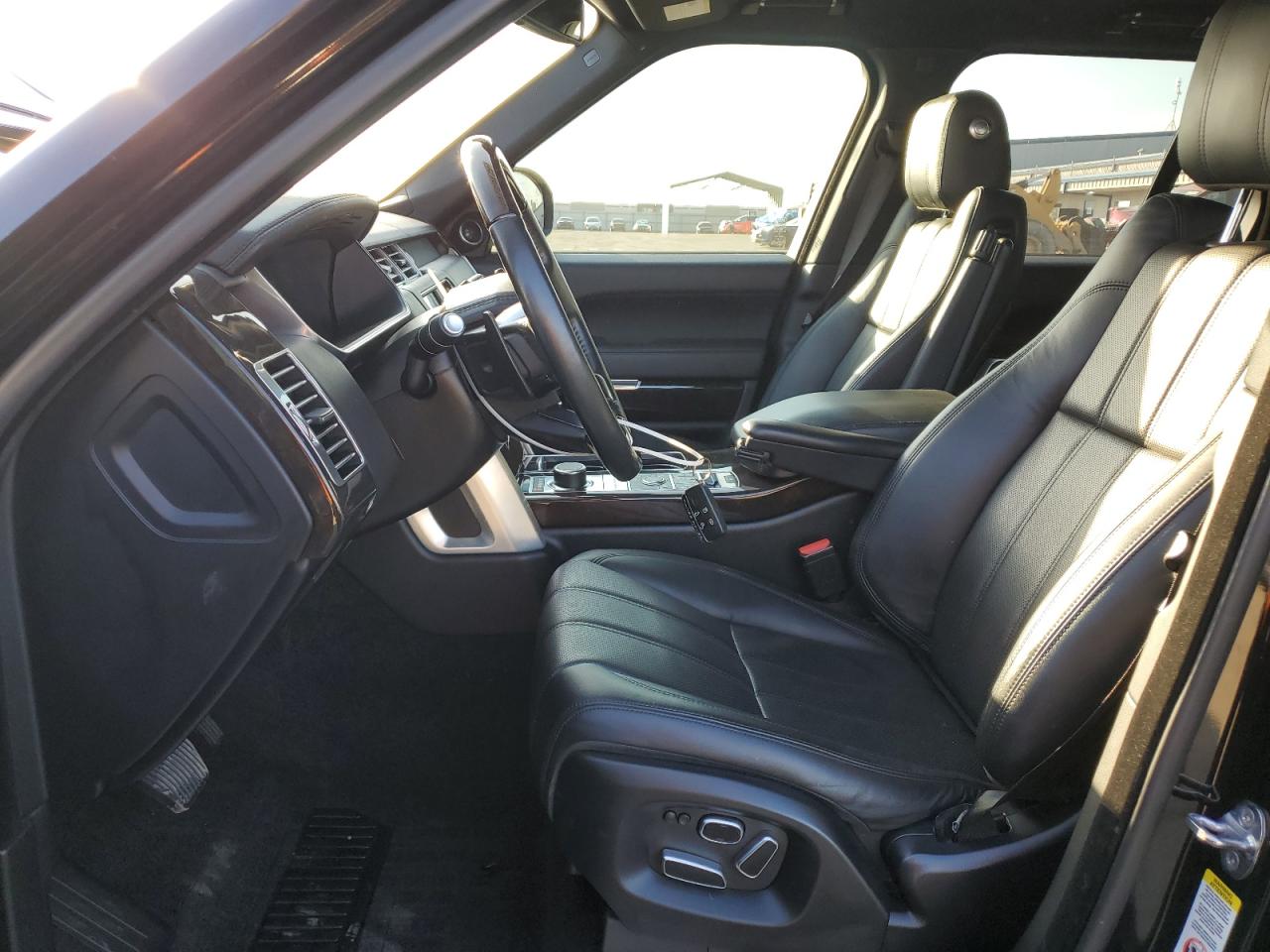 2015 Land Rover Range Rover - Image 7