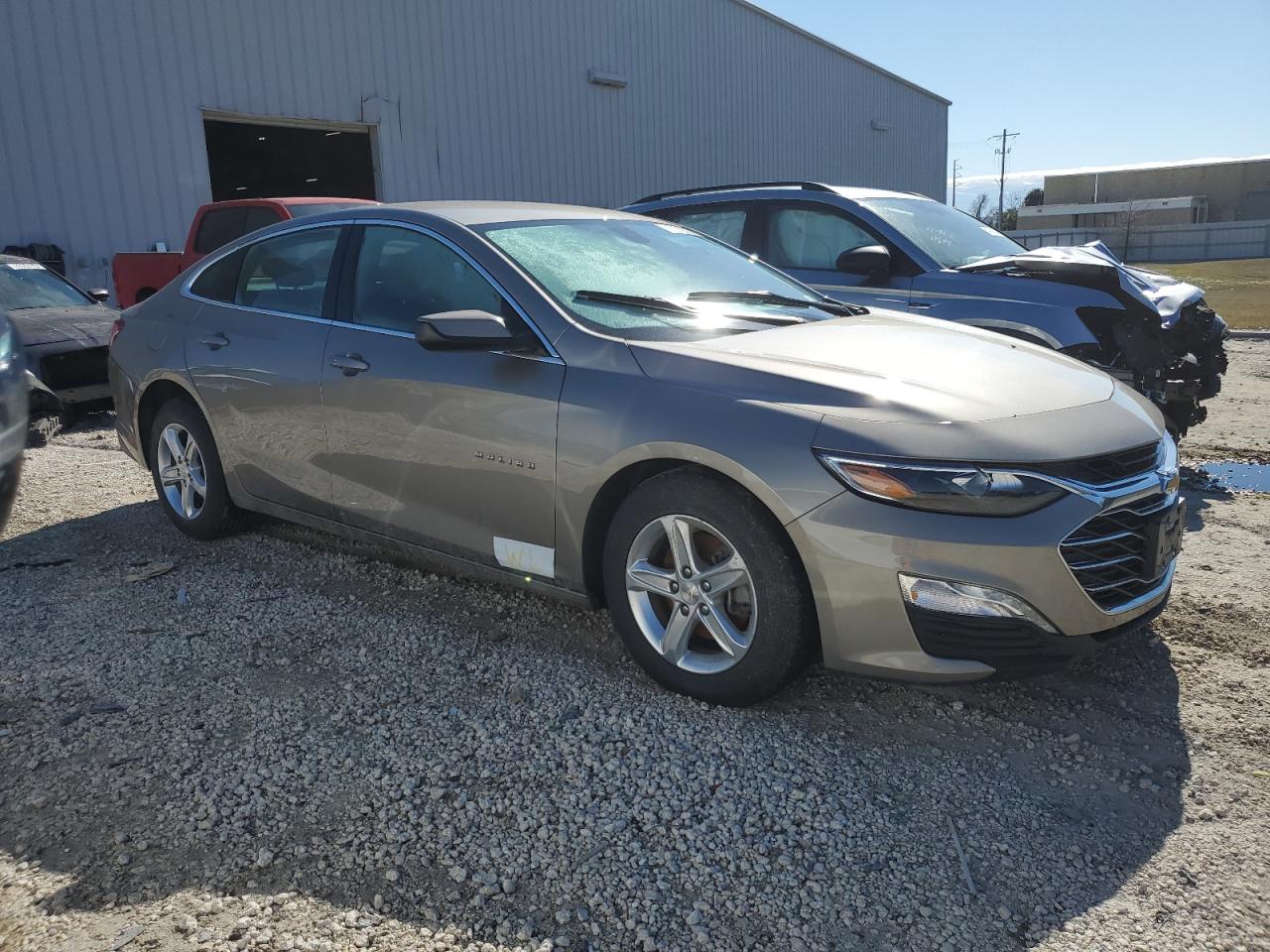 2022 Chevrolet Malibu - Image 4