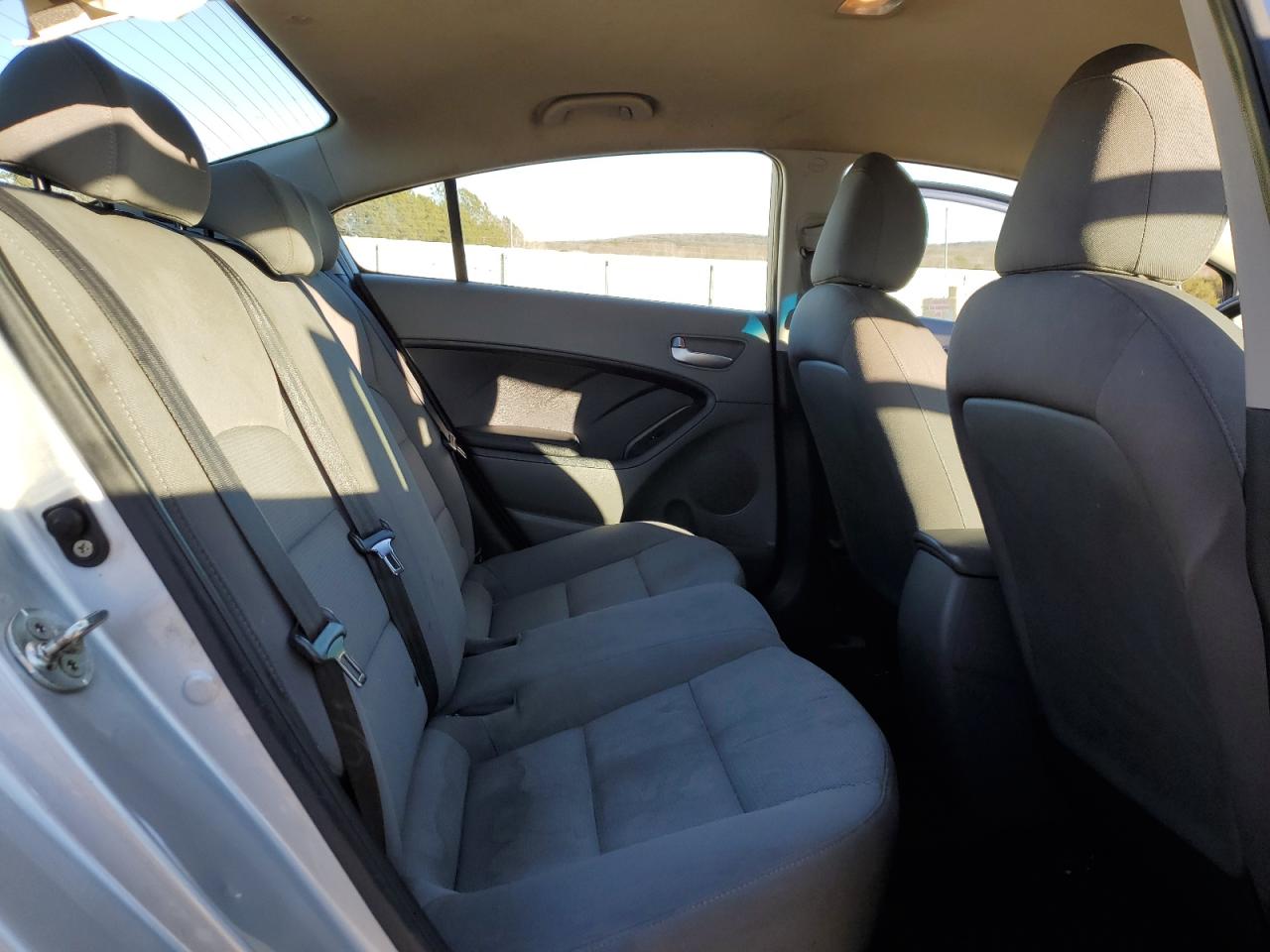 2017 Kia Forte - Image 10