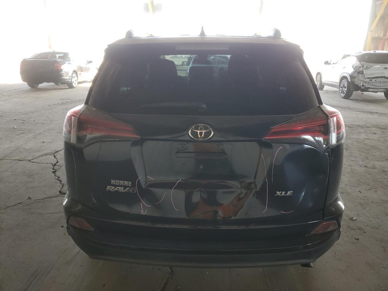 2018 Toyota RAV 4 - Image 6