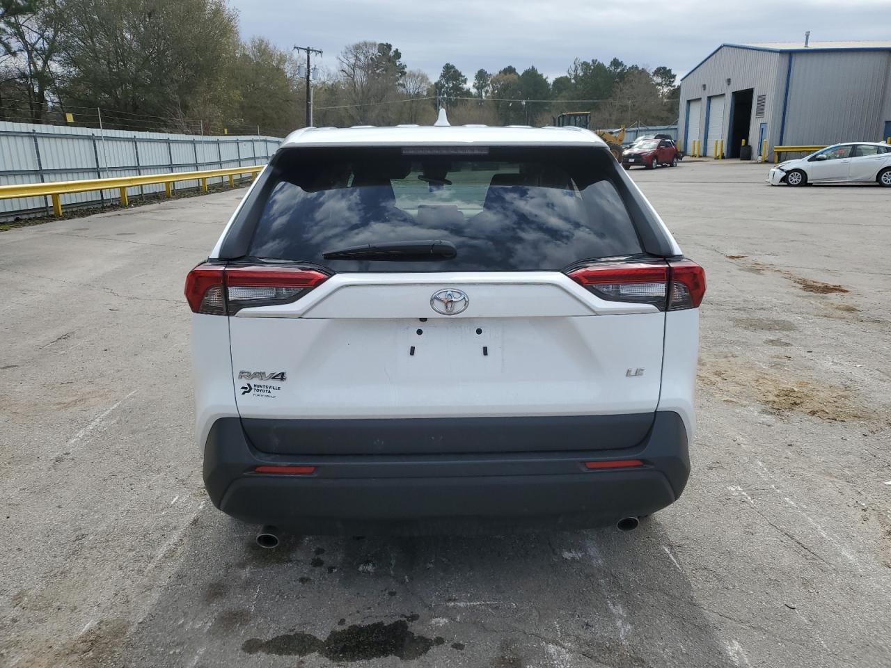 2024 Toyota RAV 4 - Image 6