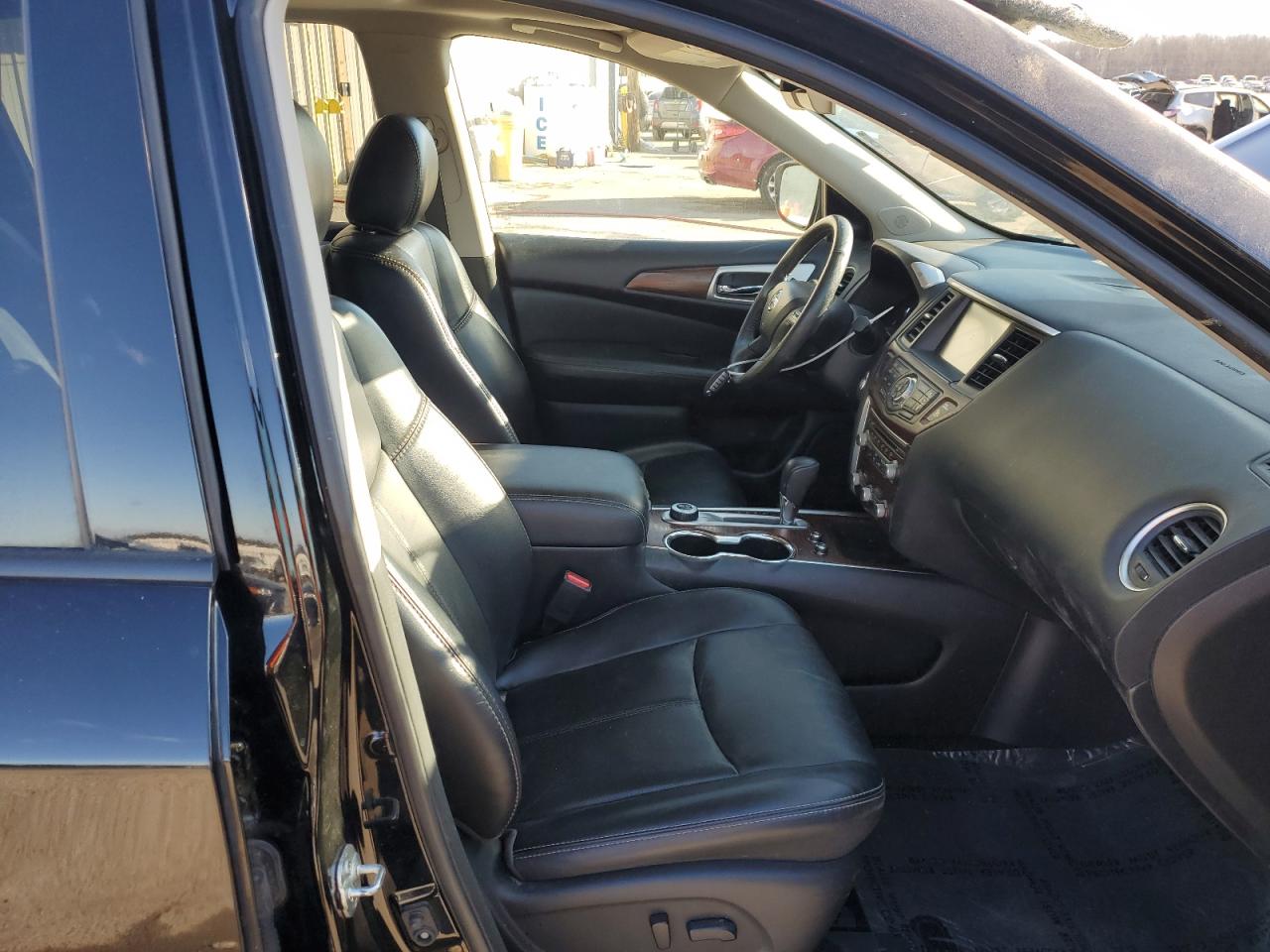2019 Nissan Pathfinder - Image 7