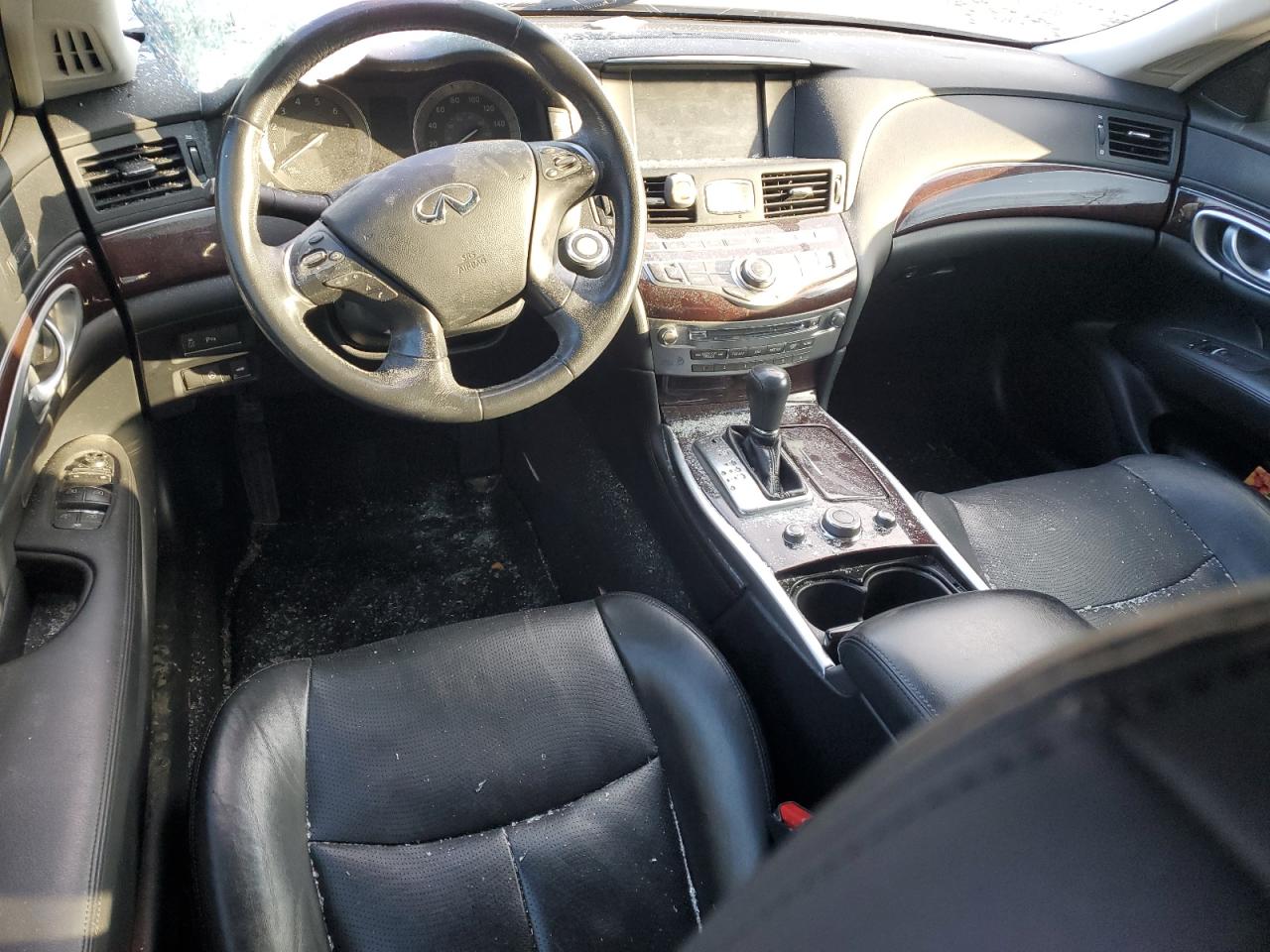 2014 Infiniti Q70 - Image 8