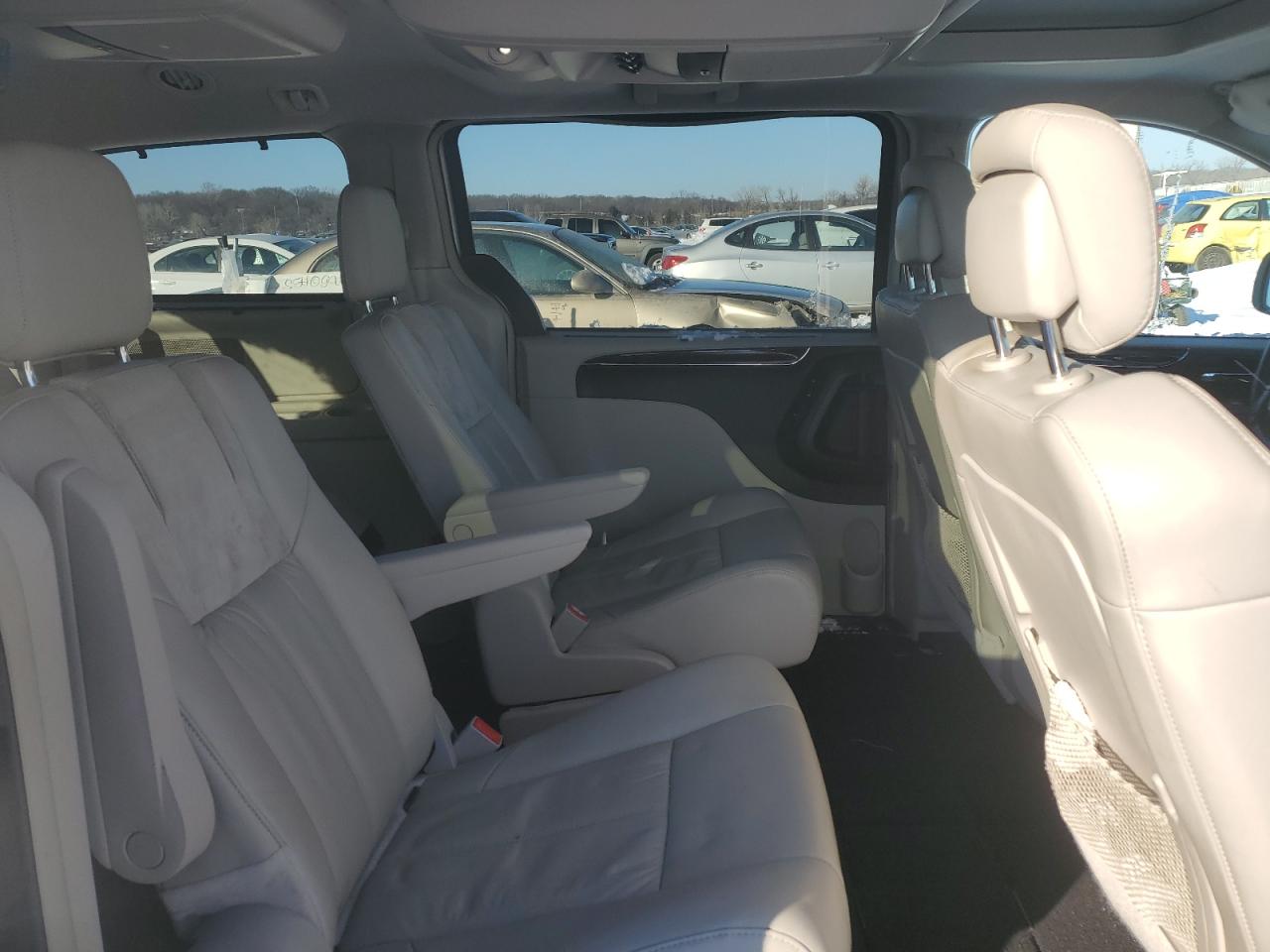 2016 Chrysler Town & Country Limited Platinum VIN: 2C4RC1GG2GR189614 Lot: 87894305