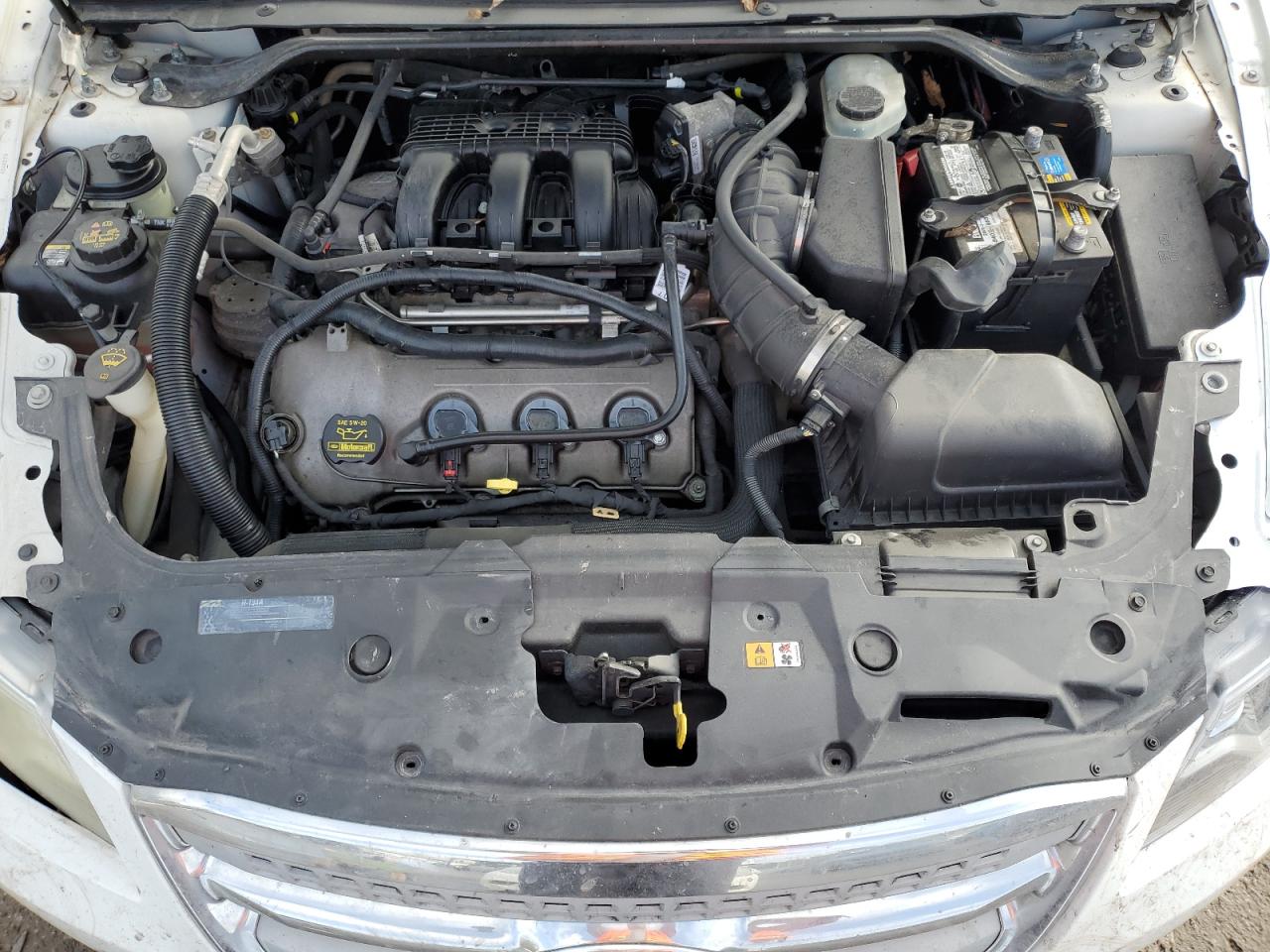 2012 Ford Taurus - Image 11